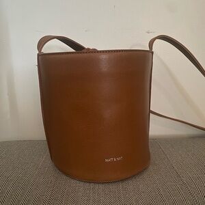 Matt & Nat bucket hand bag